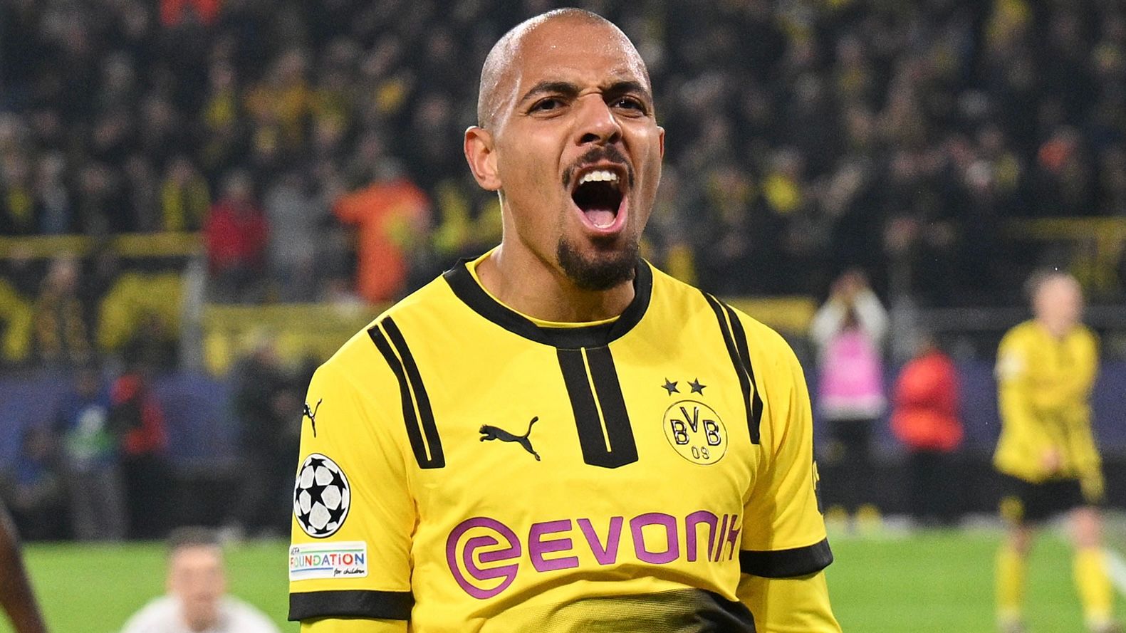 マレン　ドルトムント ドルトムントFWマレンが移籍のためにチーム離脱…総額42億円での